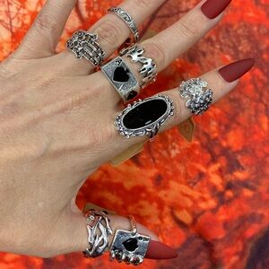 3/$10 NEW Boho Style Rings & MIDI
Rings Design Mix /silver tone BUNDLE NWOT